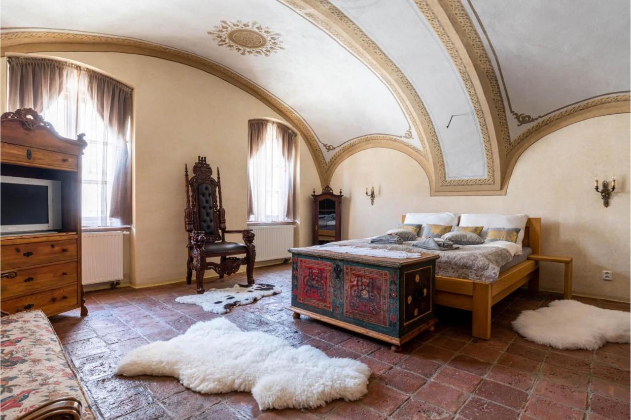 Ambrozuv Dvur Appartement Pouzdrany